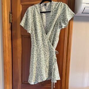 SHEIN Green Flutter Sleeve Wrap Sundress